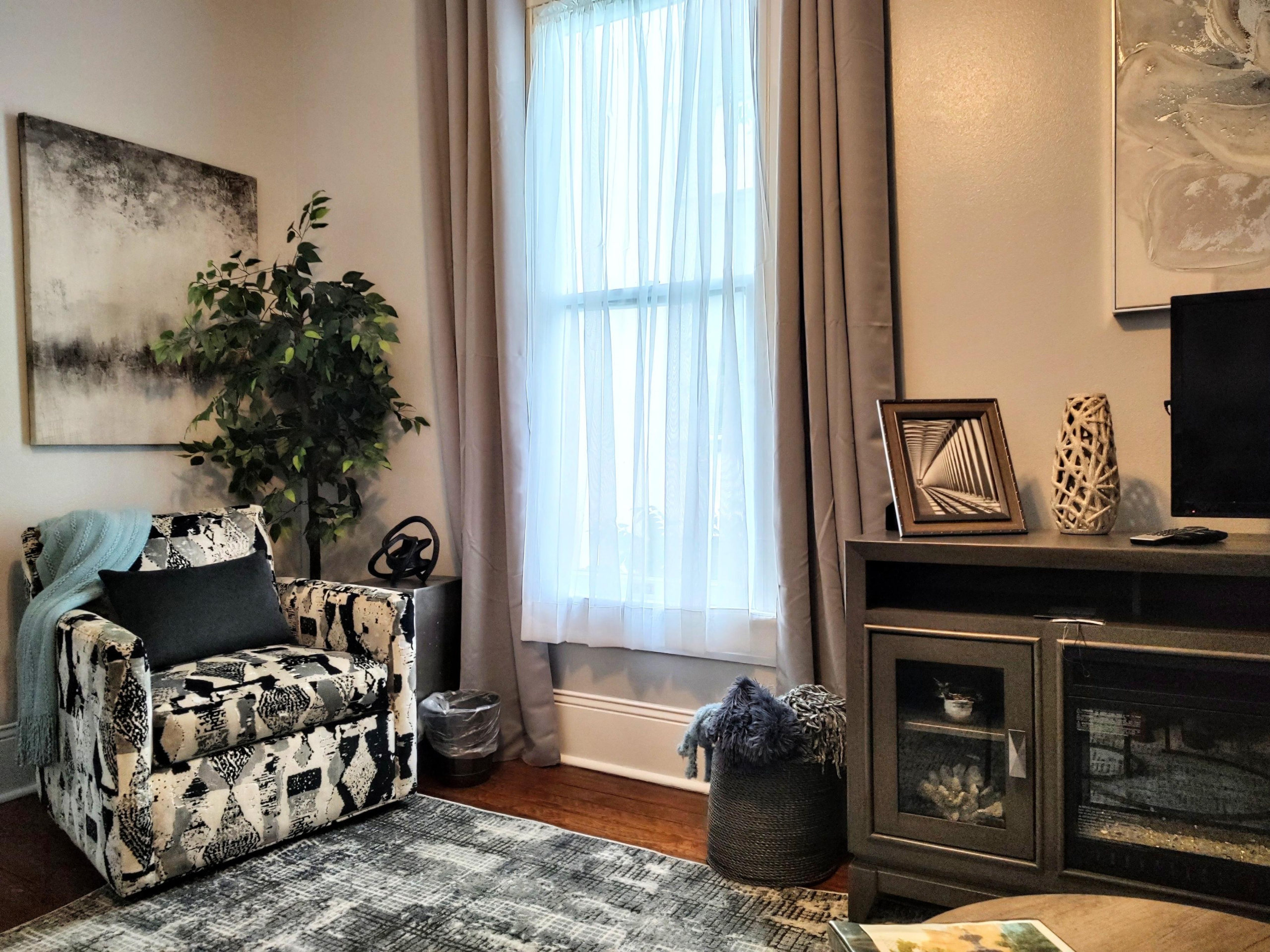 Suite-3-Livingroom.webp